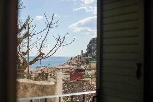 O vedere generală la mare sau o vedere la mare
luată din această casă de vacanță