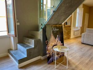 A seating area at Luxury apartment in city center