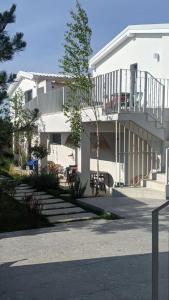 Imagen de la galería de The Pines - Experiment Favelas, en Vama Veche 88 fotos más