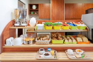 Comida no hotel ou em algum lugar perto