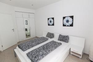 Posteľ alebo postele v izbe v ubytovaní Apartment in Crikvenica with sea view, terrace, air conditioning, WiFi 3492-10 + 37 fotografií