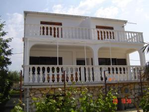 Balkon lub taras w obiekcie Apartment in Novalja with sea view, terrace, WiFi 3572-2