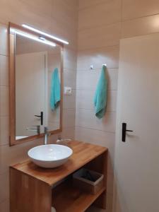 Koupelna v ubytování SočaLand Apartmaji