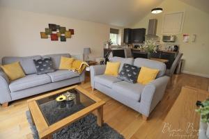 Seating area sa Semi Detached Cottage Snowdonia with hot tub