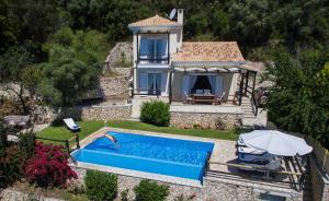 Bazén v ubytování Villa Pasithea - breathtaking seaviews, infinity pool, privacy, close to the beach nebo v jeho okolí