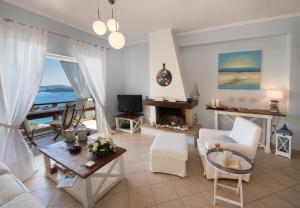 Posezení v ubytování Villa Pasithea - breathtaking seaviews, infinity pool, privacy, close to the beach