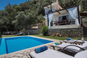 Bazén v ubytování Villa Pasithea - breathtaking seaviews, infinity pool, privacy, close to the beach nebo v jeho okolí
