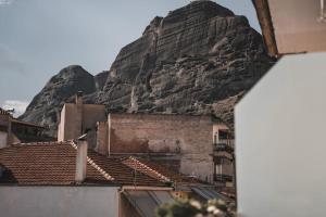 A general mountain view or a mountain view taken from Az apartmant