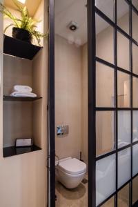 A bathroom at Emporikon Athens Hotel