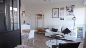 Studio vue panoramique sur mer的休息区