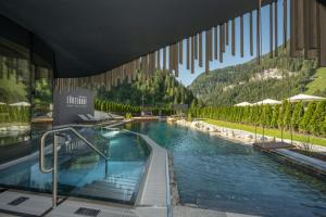 The swimming pool at or close to Alpin Life Resort Lürzerhof