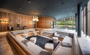 A seating area at Alpin Life Resort Lürzerhof