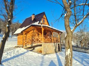 Guest House Rankić during the winter