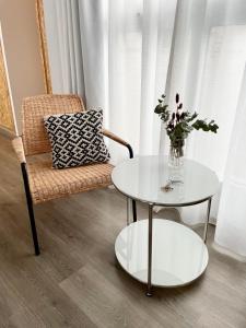 Apartamentos con encanto en el centro de Granada的休息区