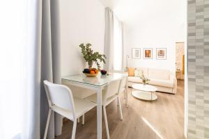 Apartamentos con encanto en el centro de Granada的休息区
