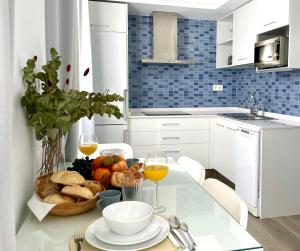 Apartamentos con encanto en el centro de Granada的厨房或小厨房