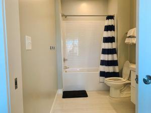 Gallery image of Sleepover Studio Apartments Des Moines in Des Moines