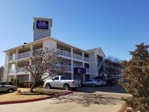 愛德蒙的住宿－InTown Suites Extended Stay Oklahoma OK – Edmond，相簿中的一張相片