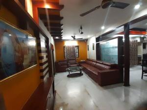 Seating area sa Jubilee Hills Duplex Villa For Family Stay