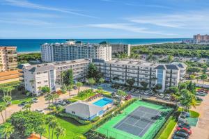 Gallery image of Ocean Breezes in Cocoa Beach