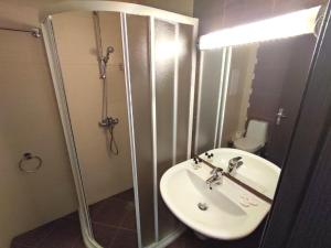 A bathroom at Nevada Aparthotel