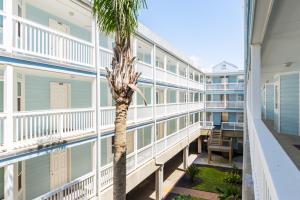 Gallery image of SeaScape Condos II in Galveston