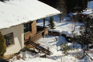 Lilly Chalet- Apartments with private sauna, close to ski lifts during the winter