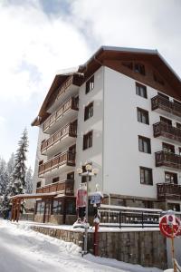 The building in which az apartmanhoteleket is located