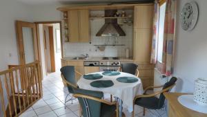 Kuchyň nebo kuchyňský kout v ubytování Ferienwohnung Nordsee