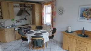 Kuchyň nebo kuchyňský kout v ubytování Ferienwohnung Nordsee