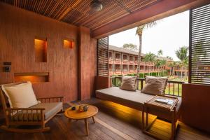 Rõdu või terrass majutusasutuses Hansar Samui Resort & Spa - SHA Extra Plus