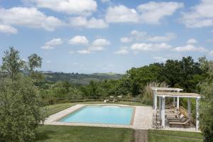 The swimming pool at or close to Agriturismo L'Antica Fornace