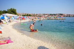 Hosté ubytování Holiday apartment in Okrug Gornji with terrace, air conditioning, WiFi, washing machine 5070-1