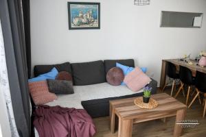 Posezení v ubytování Holiday apartment in Okrug Gornji with terrace, air conditioning, WiFi, washing machine 5070-1