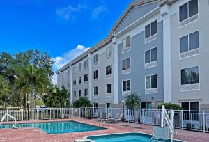 Gallery image of Comfort Inn & Suites Sarasota I75 in Sarasota