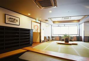 Posezení v ubytování Toyama Manten Hotel + 24 fotografií