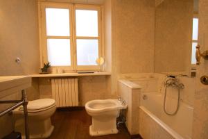A bathroom at Residenza Maggiore With Panoramic View