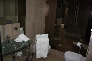 A bathroom at 110 - Beach Two-Bedroom Apartment