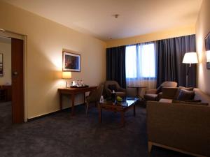 Posezení v ubytování Lancaster Tamar Hotel- Hadath