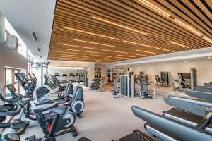 
The fitness center and/or fitness facilities at Richmond Harbour Hotel & Spa
