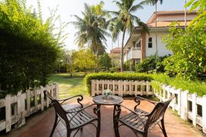 O grădină în afara Thara Cholapruek Resort