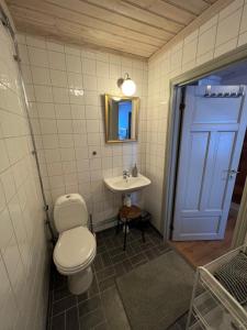 Un baño de Chinova Mötesgård i Järvsö