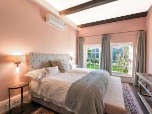 Gallery image of The Vineyard Cottage by L' Amitie Estate in Franschhoek