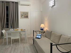 A seating area at Casa Marina by Holiday World