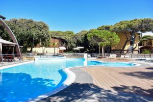 Bazén v ubytování Canado Club Family Village nebo v jeho okolí