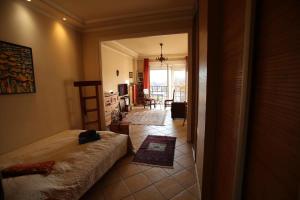 Posteľ alebo postele v izbe v ubytovaní Panoramic Hideaway in Central Buda + 11 fotografií