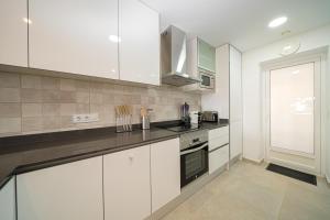 A kitchen or kitchenette at Linara