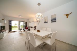 A television and/or entertainment centre at Linara