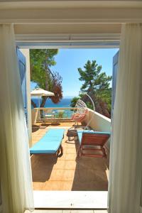 Балкон или терраса в Alonissos Beach Bungalows And Suites Hotel