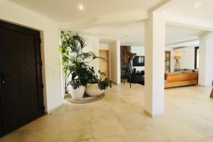 ล็อบบี้หรือแผนกต้อนรับของ Beautiful Algarve Pool Villa Bali 15min to beach